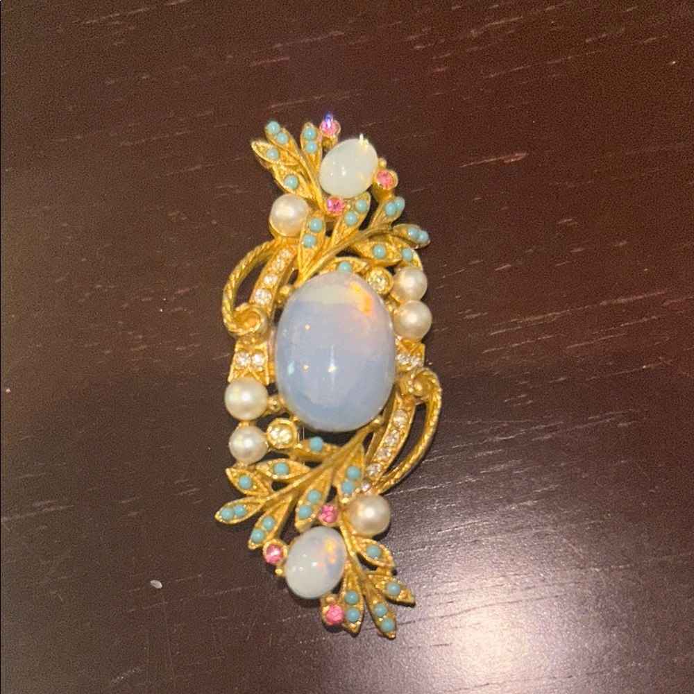 Elegant Gold and Opal Brooch